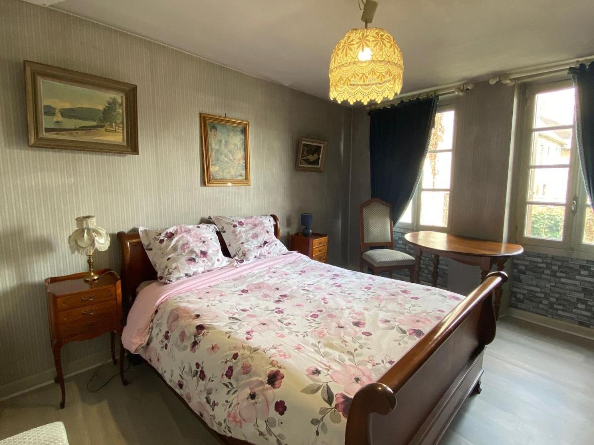 Chambre Calme Au Coeur D'Ussel Юсель Екстер'єр фото